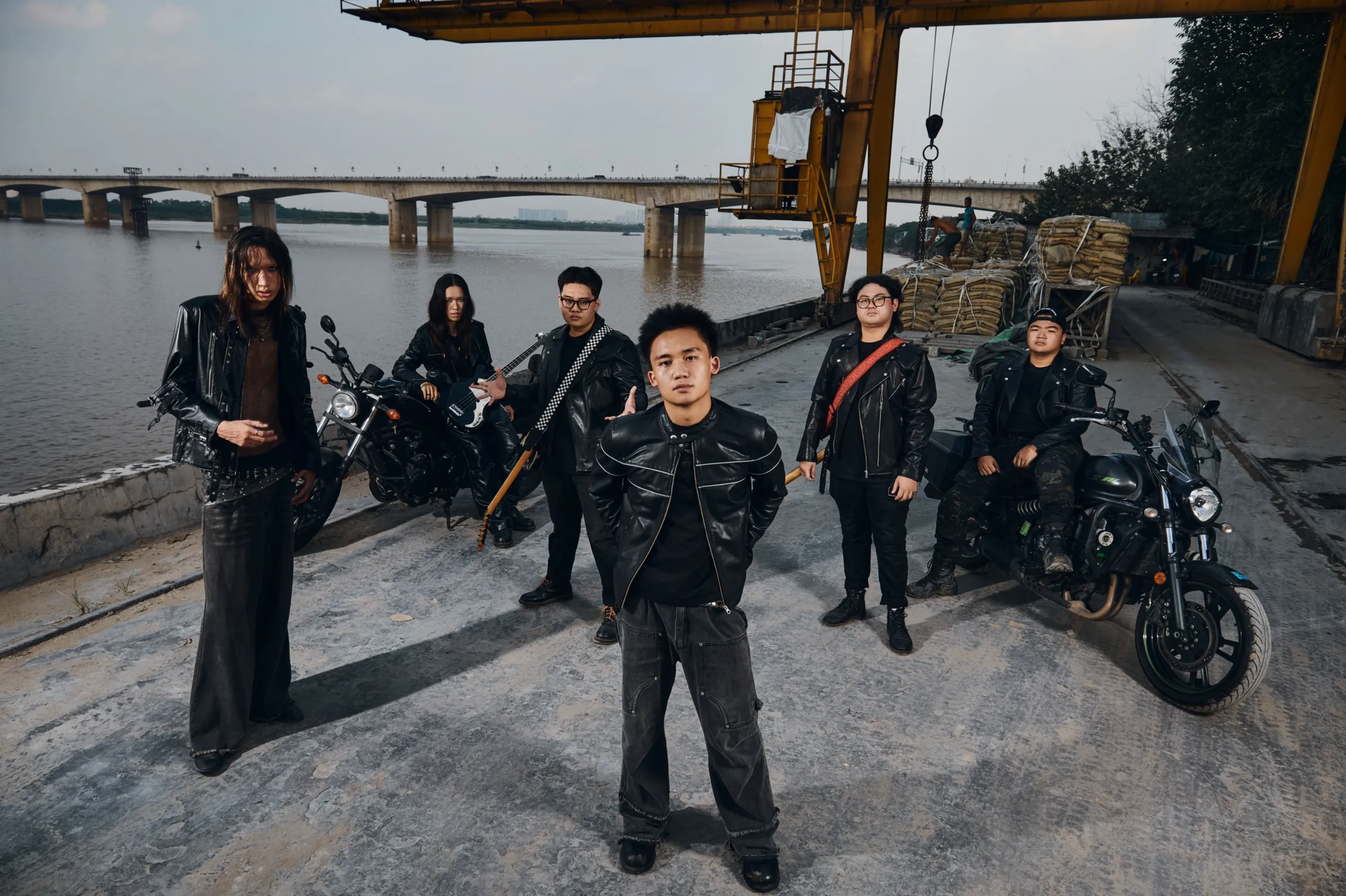 Rebels.rb là band rock đến từ Rock Kiến Trúc. Rock và áo da vẫn luôn là sự kết hợp thú vị và rất hợp lý 🙂
